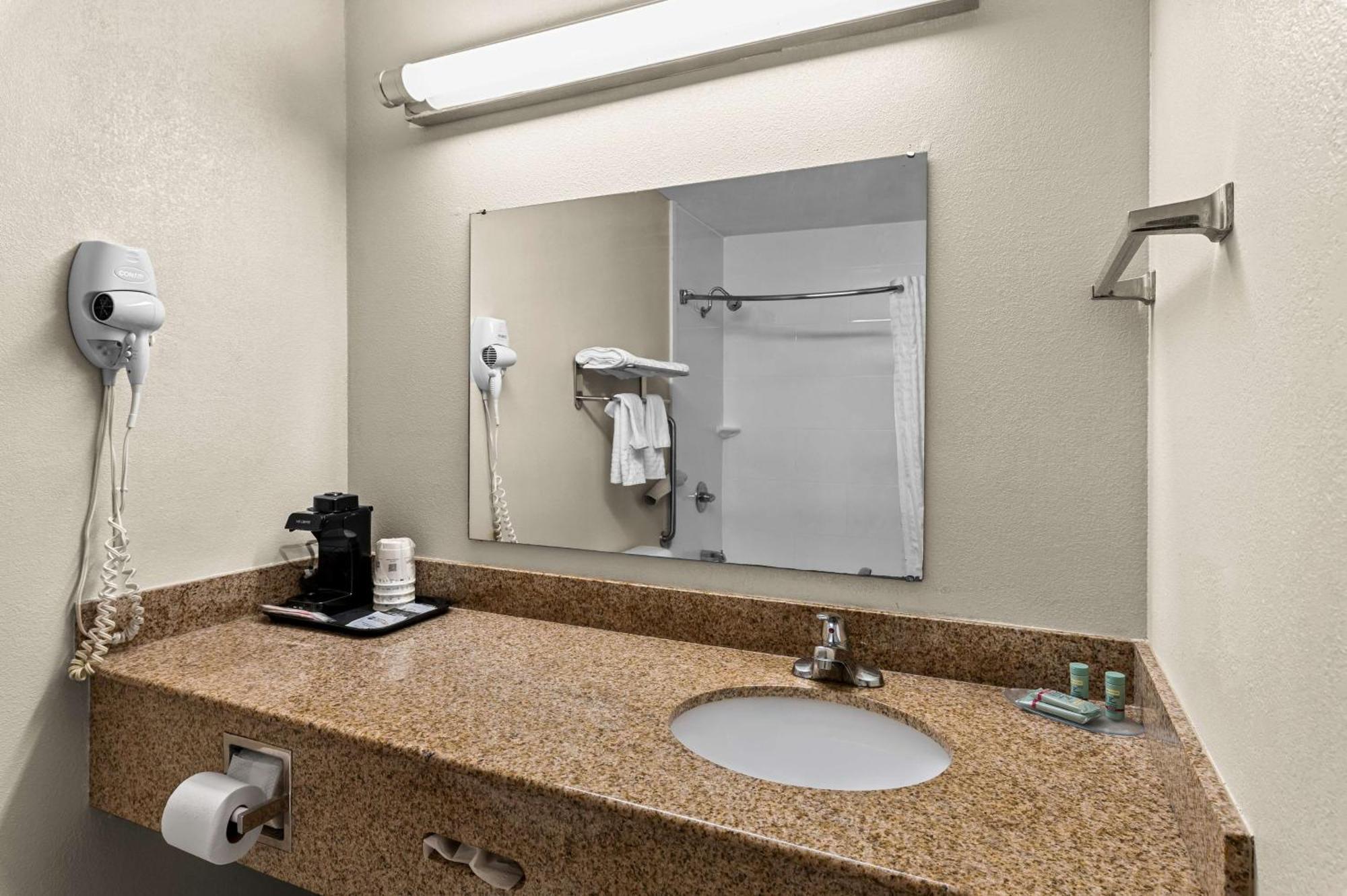Best Western Presidential Hotel & Suites Pine Bluff Bagian luar foto