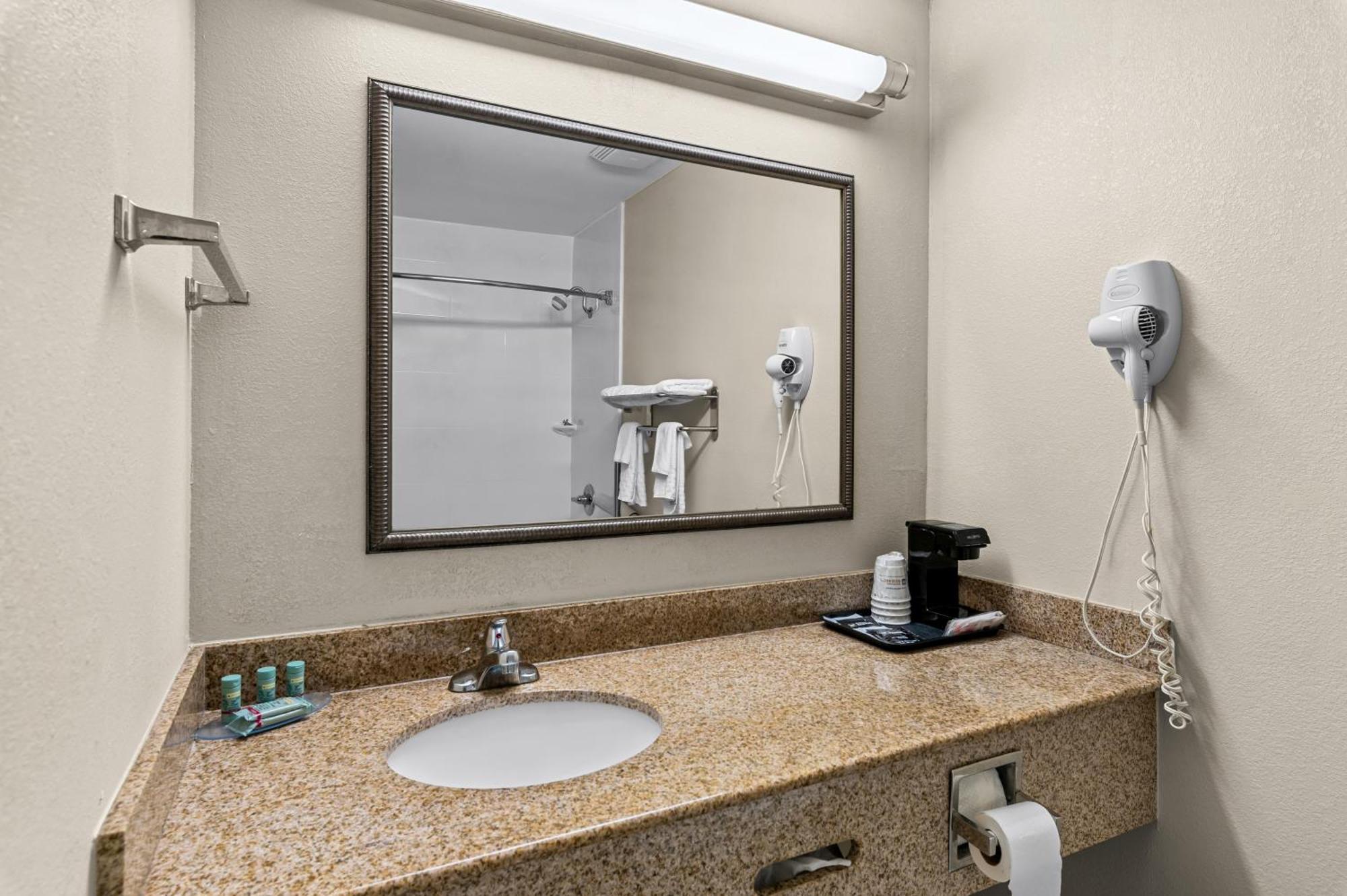 Best Western Presidential Hotel & Suites Pine Bluff Bagian luar foto